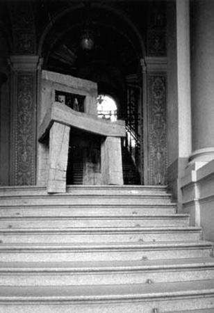098_M_Jetelova_Chair_descending_1979_80