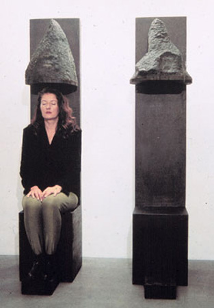 148_M_Abramovic_Ules_sisakokkal_eltavozashoz_1991