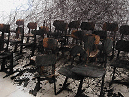 199_Chiharu_Shiota_Waiting_2002
